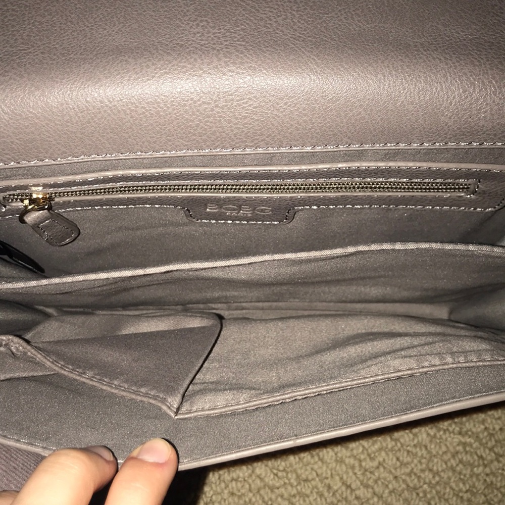 BCBG taupe purse - Picture 4 of 4